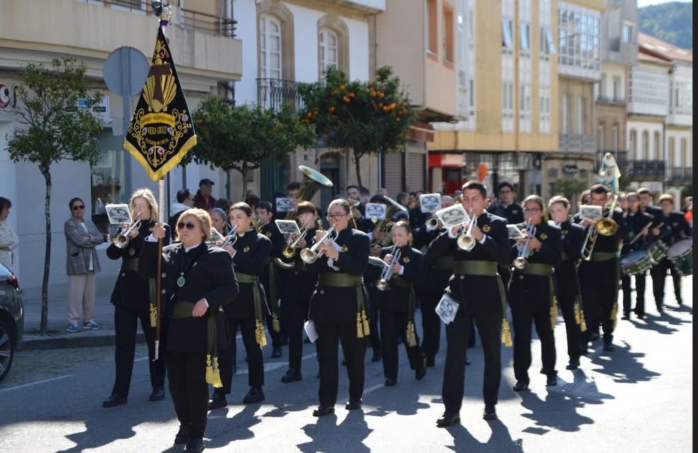 Paso Lento - Sección Musical